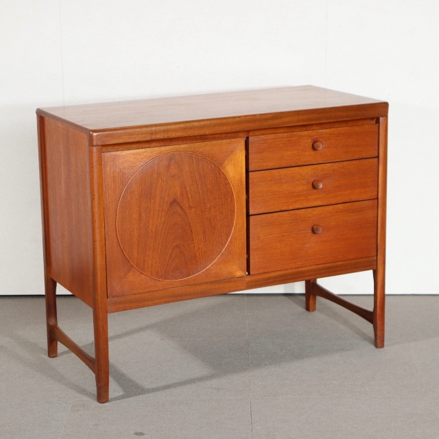 ネイサンNATHANのミニサイドボード