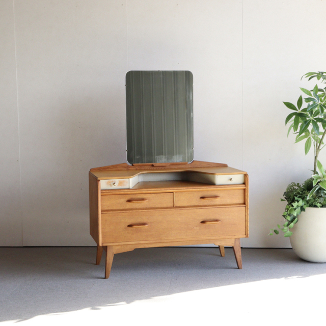 ジープランG-PLANのドレッサー