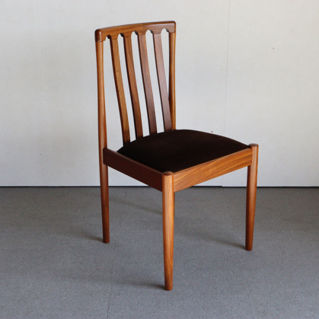 英国ヴィンテージ家具 MEREDREW（メレデュー）｜繊細なラインと誠実な