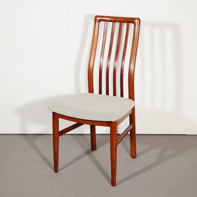 北欧・英国現地で目利きしたヴィンテージ・アンティークのダイニング