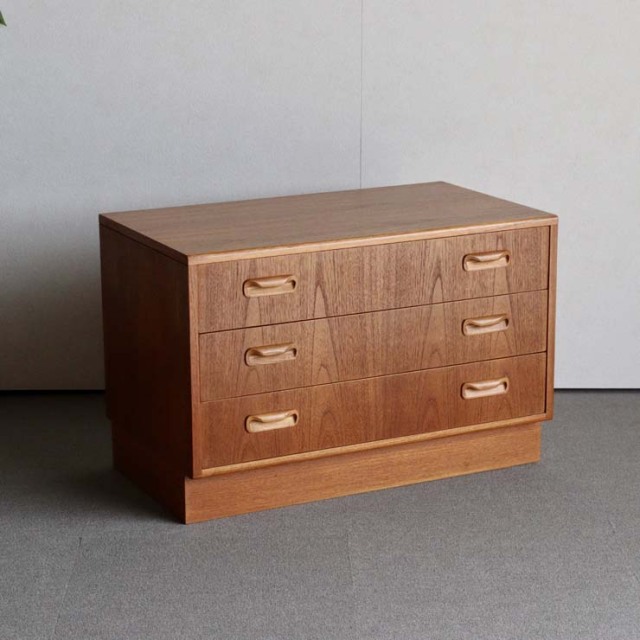 ジープランの3段チェスト、収納