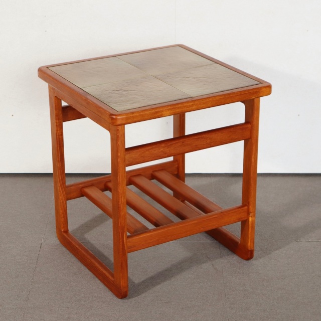 ニヤけ保証あります】 ヴィンテージタイルトップサイドテーブル チーク材