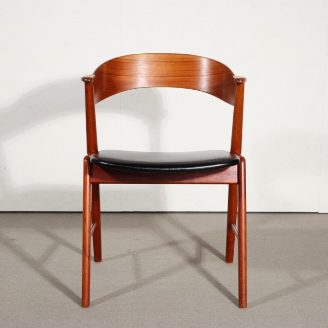 デンマーク製ダイニングチェア。チーク材の深みある色味が美しいヴィンテージ。洗練された一台。