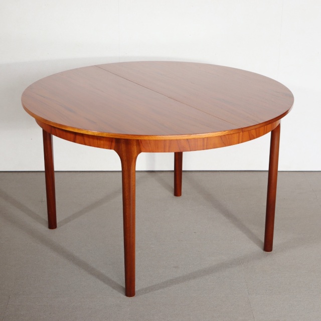 マッキントッシュMCINTOSHラウンドダイニングテーブル | 英国