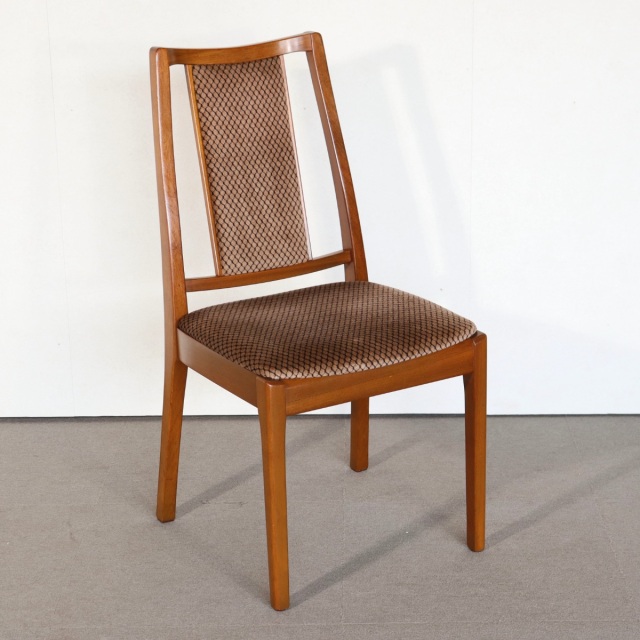 英国ヴィンテージ家具 NATHAN（ネイサン）｜誠実な造りと端正な