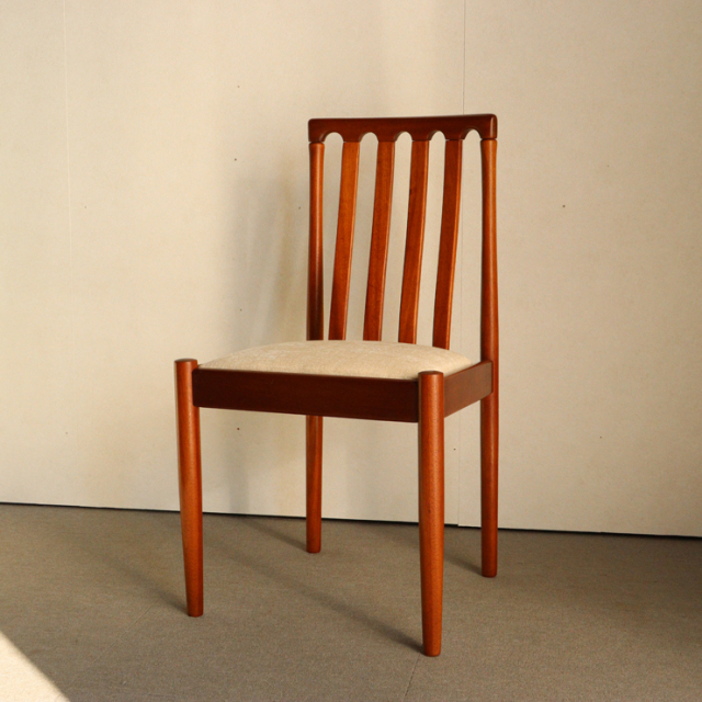 メレデューMEREDEWのダイニングチェア