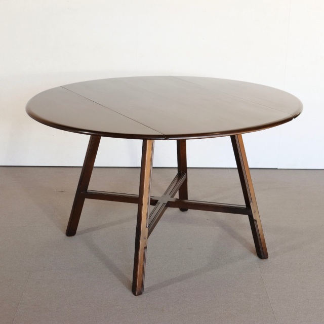 北欧・英国現地で目利きしたヴィンテージ・アンティークのダイニング