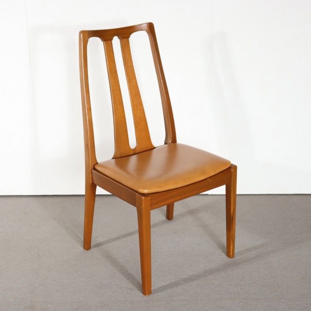 英国ヴィンテージ家具 NATHAN（ネイサン）｜誠実な造りと端正なチーク