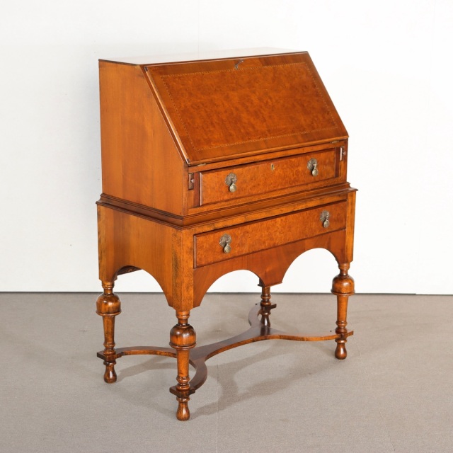 英国アンティーク家具 ｜時を重ねた美と職人の手仕事｜British Vintage