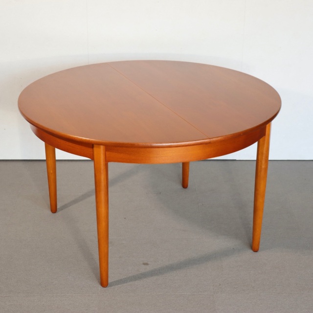 イギリス ヴィンテージ チークラウンドテーブル 【脚着脱可】(501) 今日も上機嫌な親方のお話し】 ヴィンテージラウンドテーブル チーク材