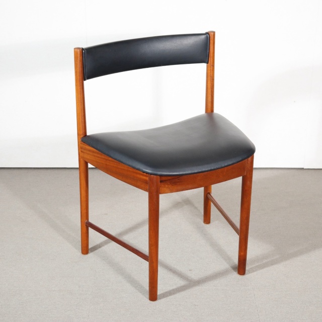 北欧・英国現地で目利きしたヴィンテージ・アンティークのダイニング