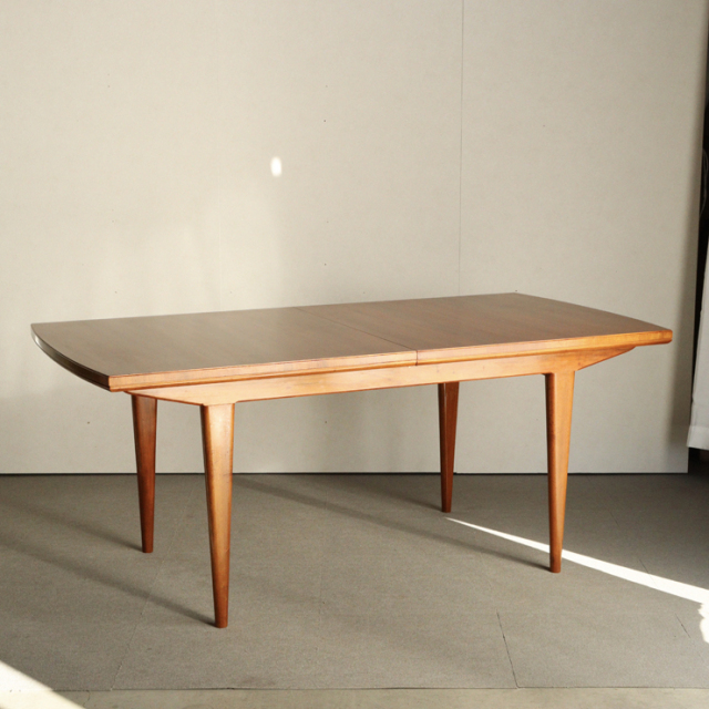 アルフレッド・コックスalfred coxのダイニングテーブル