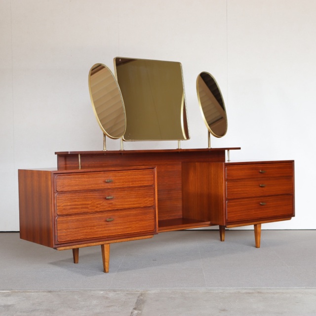 イギリス ビンテージ 家具 デスク ドレッサーデスク 机 木製 英国 6934d イギリス ビンテージ 家具 デスク ドレッサーデスク 机 収納