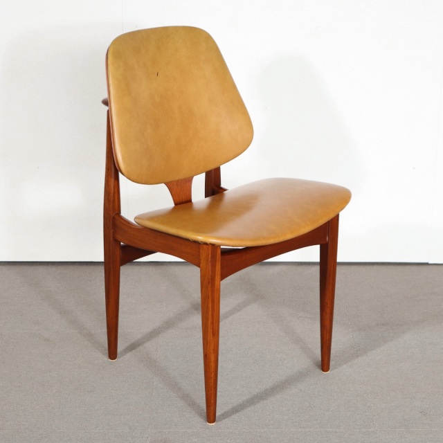 値下げ！ヴィンテージチェア 木製フレームのヴィンテージチェア、G-planのカッコいい