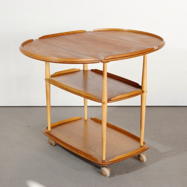 アーコールERCOL製トロリー。木目の揺らぎが美しい北欧ヴィンテージ。自然な温もり。