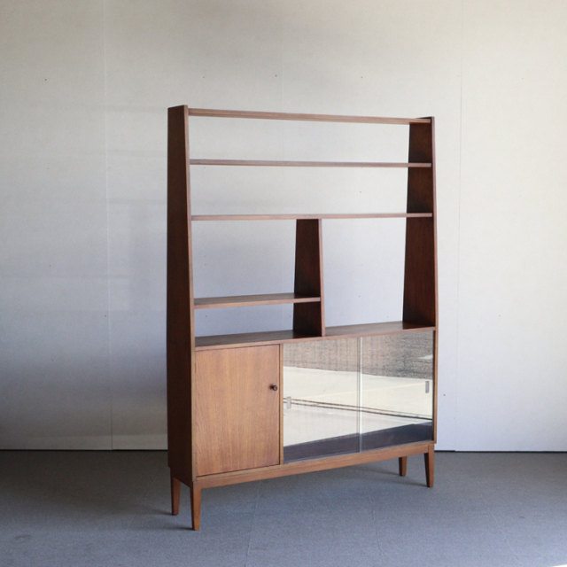 親方が考える構造美。 英国ヴィンテージのルームディバイダー・棚