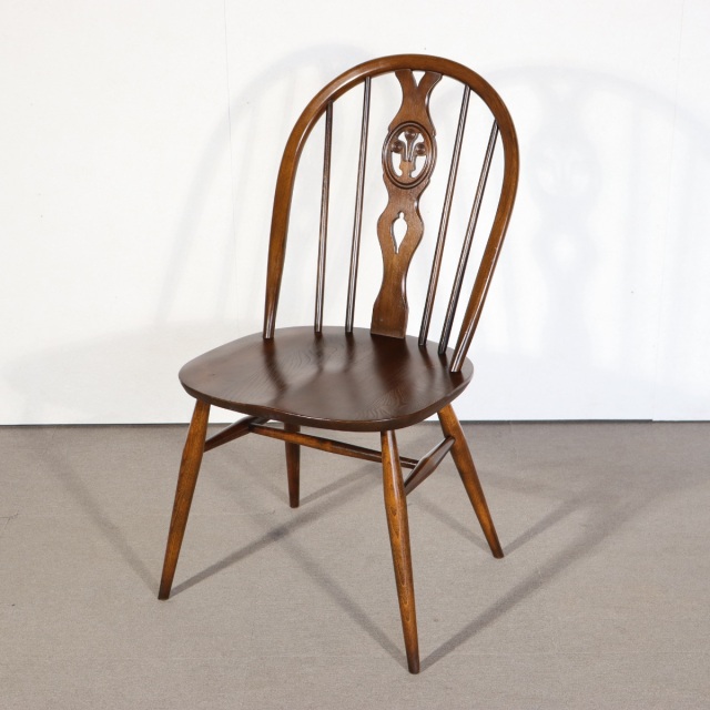 北欧・英国現地で目利きしたヴィンテージ・アンティークのダイニング