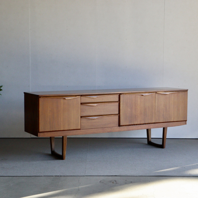 北欧ヴィンテージ　チーク　STONEHILL/ストーンヒル　サイドボード 1IMG_9537_1024x.jpg?v=1700734794