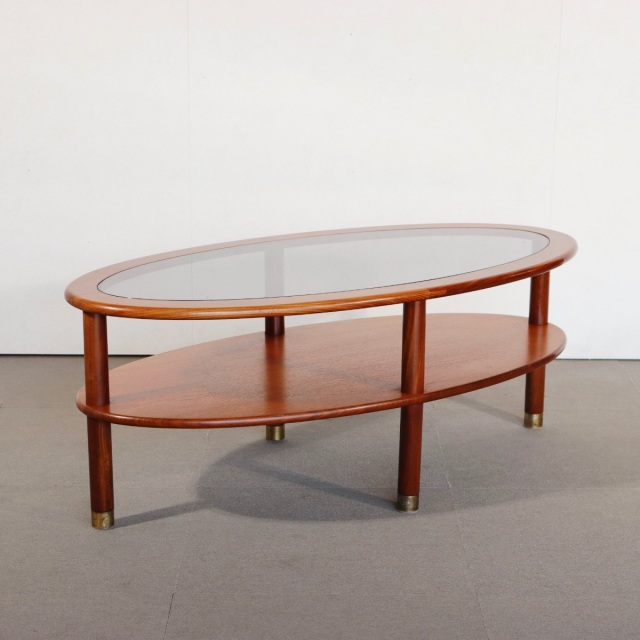 ジープランG-PLANコーヒーテーブル。自然な風合いが美しいヴィンテージ家具。控えめな上品さを感じる佇まい。