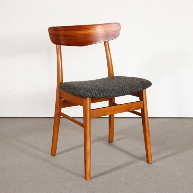 デンマーク製ダイニングチェア。