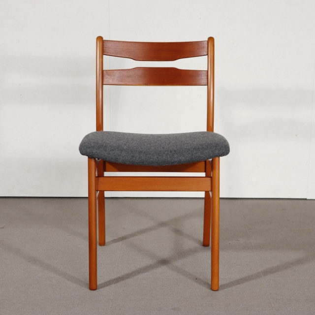 デンマーク製ダイニングチェア