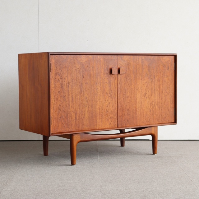 ジープランのミニキャビネット