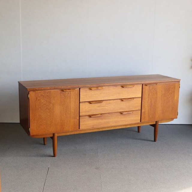 オースティンスイートaustinsuiteのサイドボード