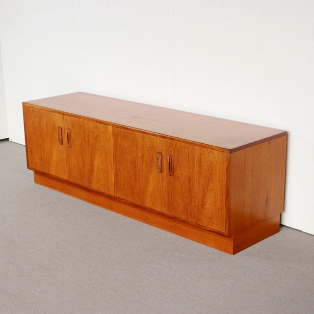 【comingsoon!】　G PLAN 4 DOOR LOW SIDEBOARD　ItemCode-WOLD14