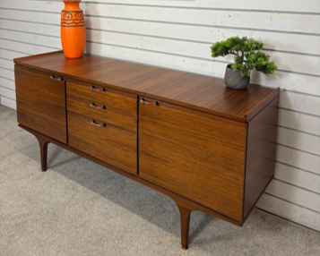 【comingsoon!】　MEREDEW SIDEBOARD WITH METAL HANDLES　ItemCode-WOLD18