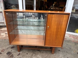 【comingsoon!】　TURNIDGE DISPLAY CABINET　ItemCode-WOLD66