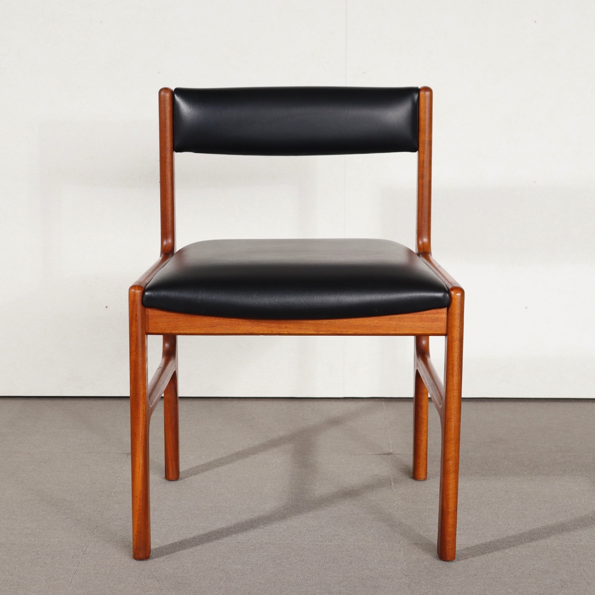 マッキントッシュダイニングチェア