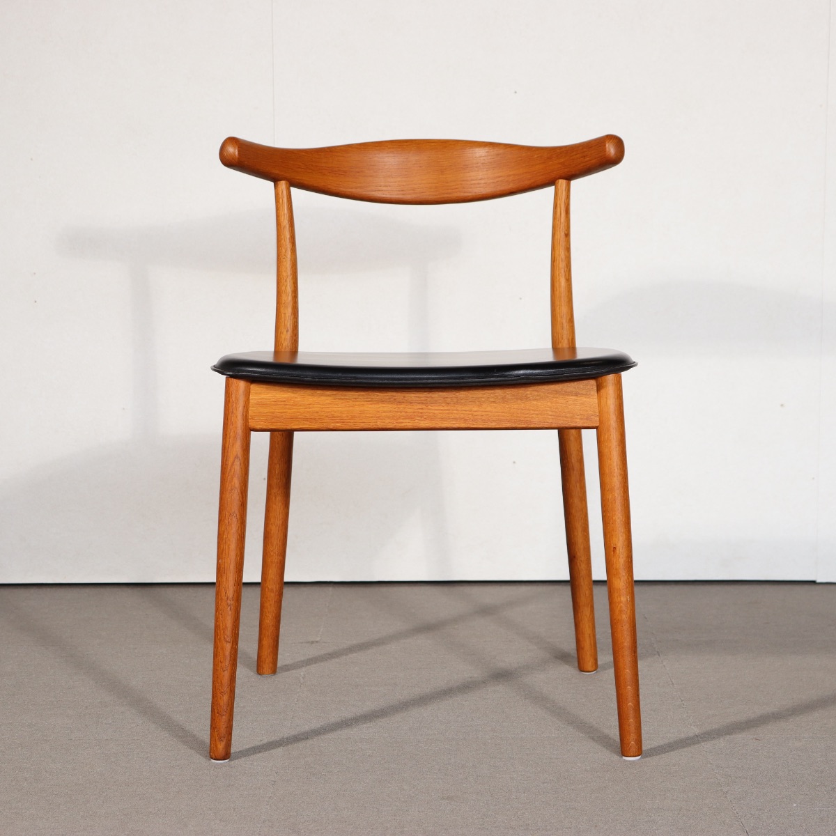 デンマーク製ダイニングチェア