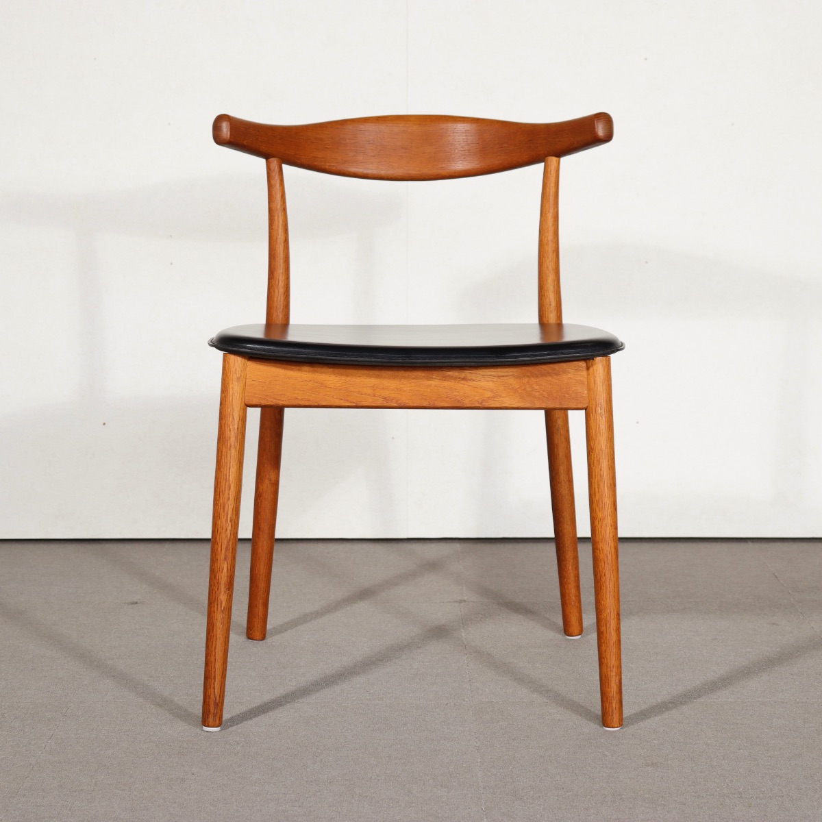 デンマーク製ダイニングチェア
