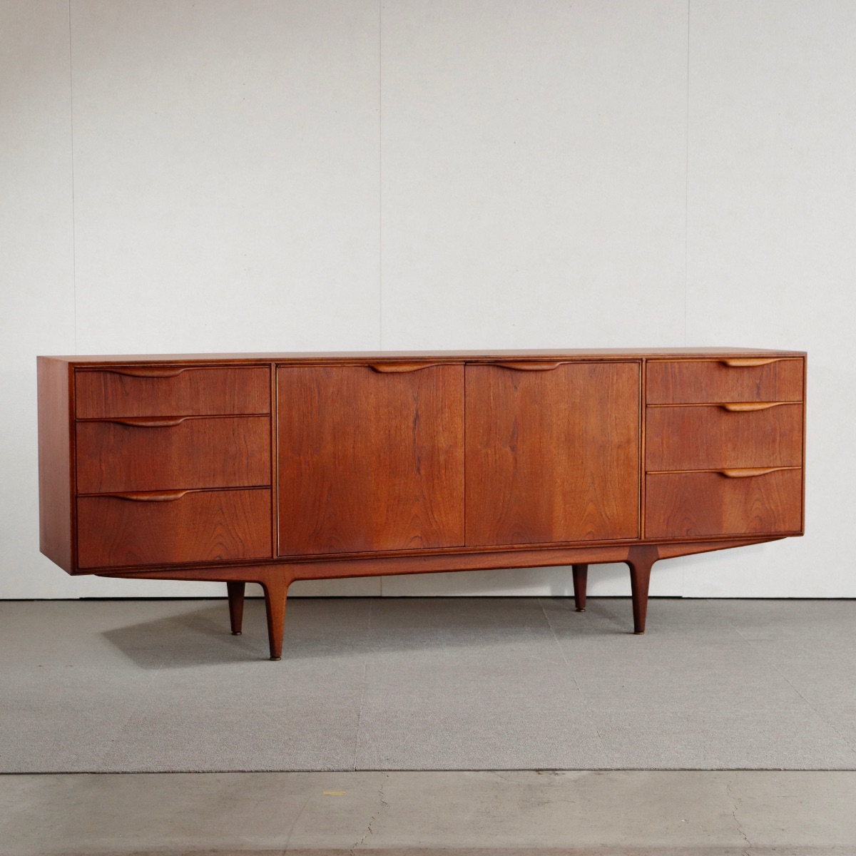 マッキントッシュMacintoshのサイドボード