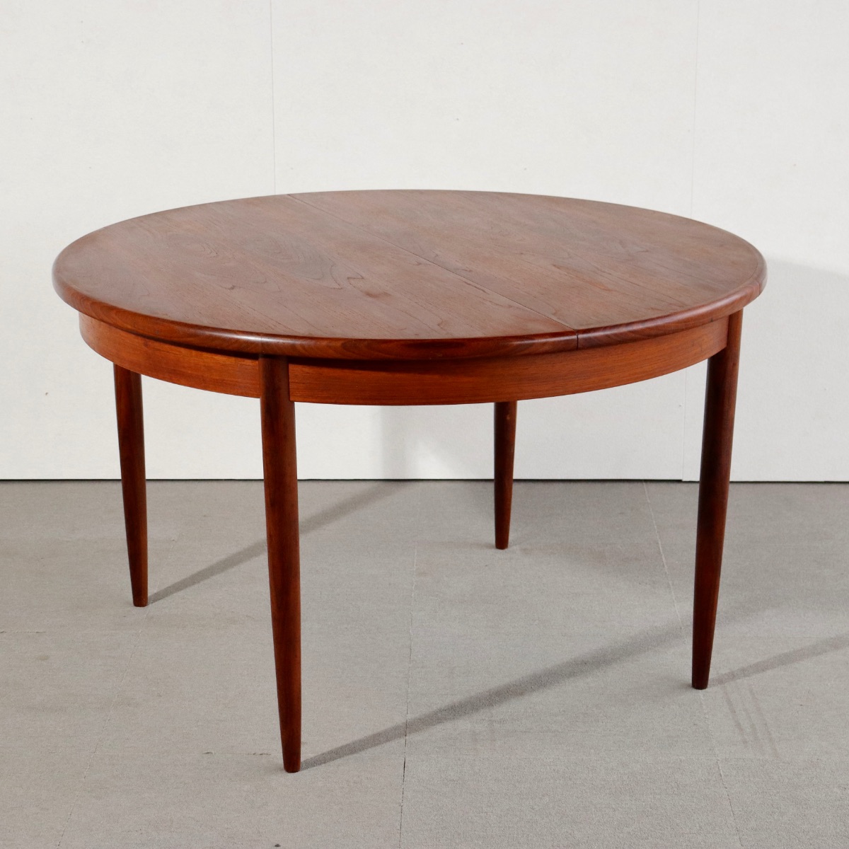 ジープランG-Planのダイニングテーブル