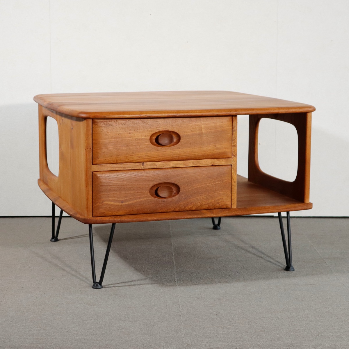 アーコールERCOLのコーヒーテーブル