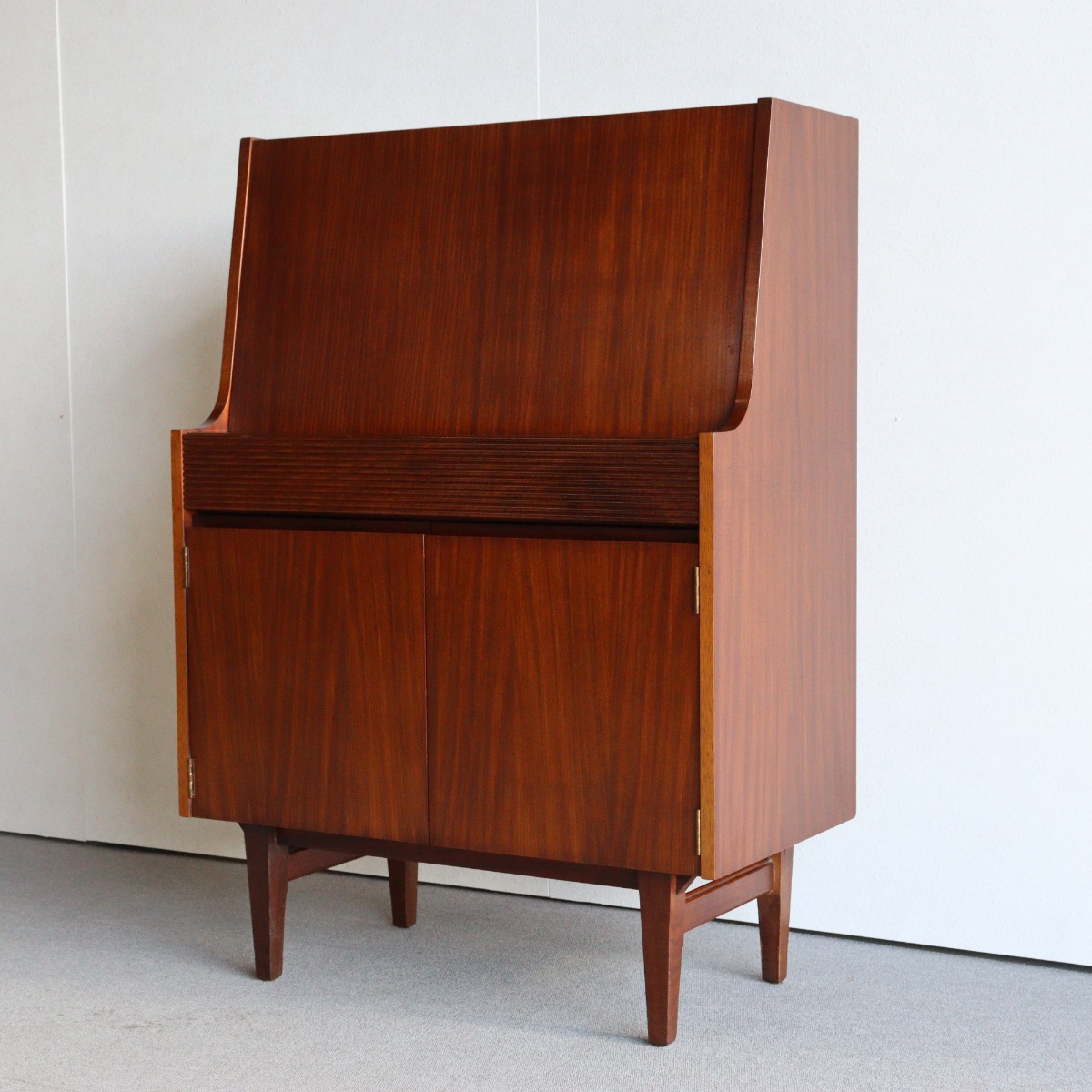 エリオッツオブニューベリーのビューロー