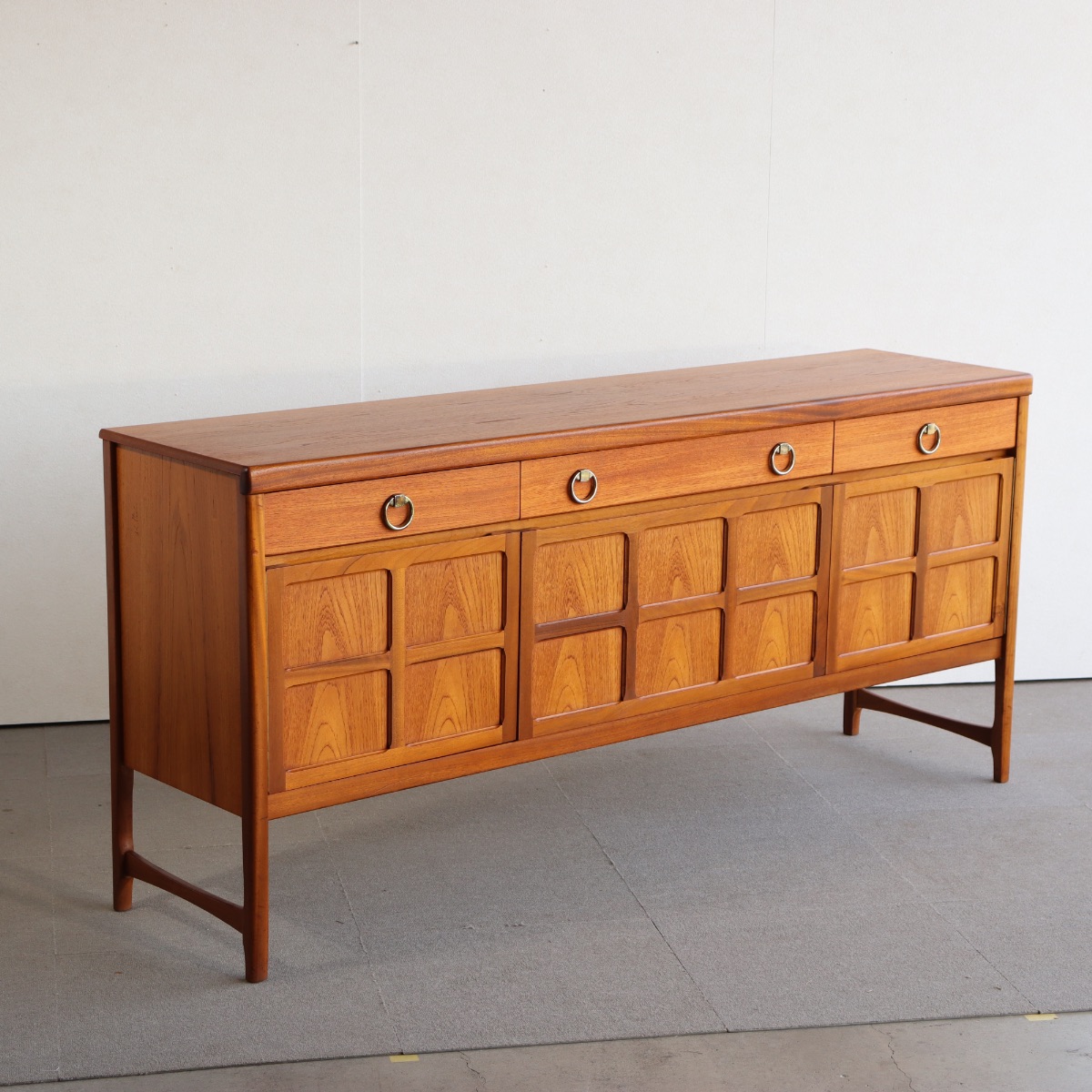 ネイサンNathanのサイドボード