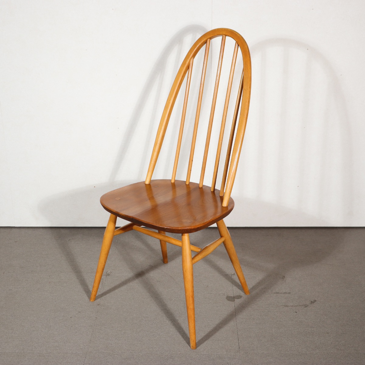 アーコールERCOLのクエーカーチェア。