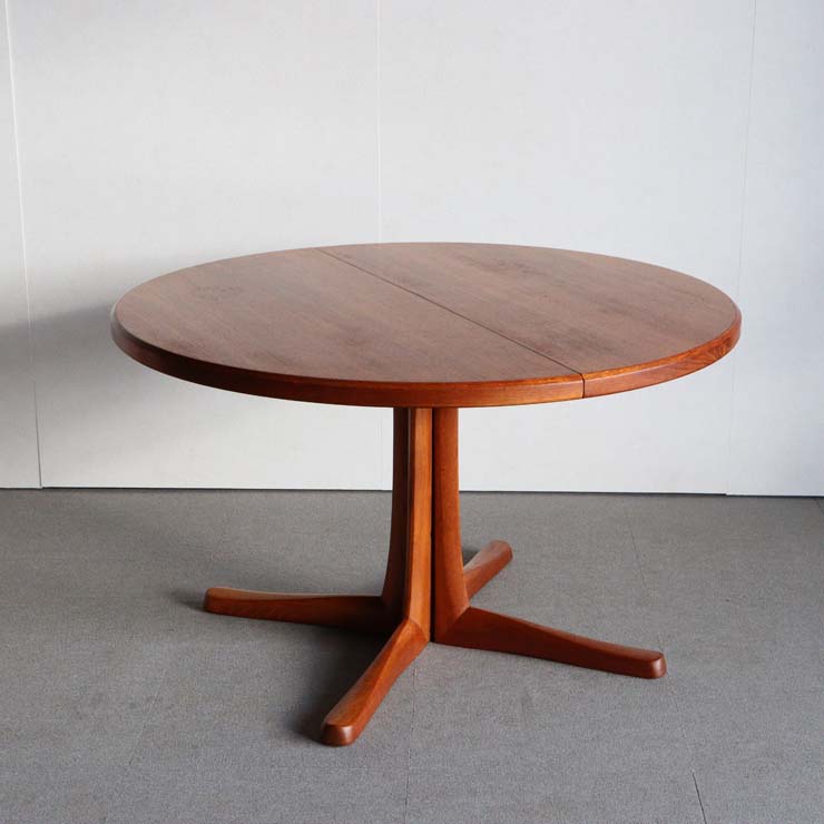 マッキントッシュMacintosh製のサークルダイニングテーブル