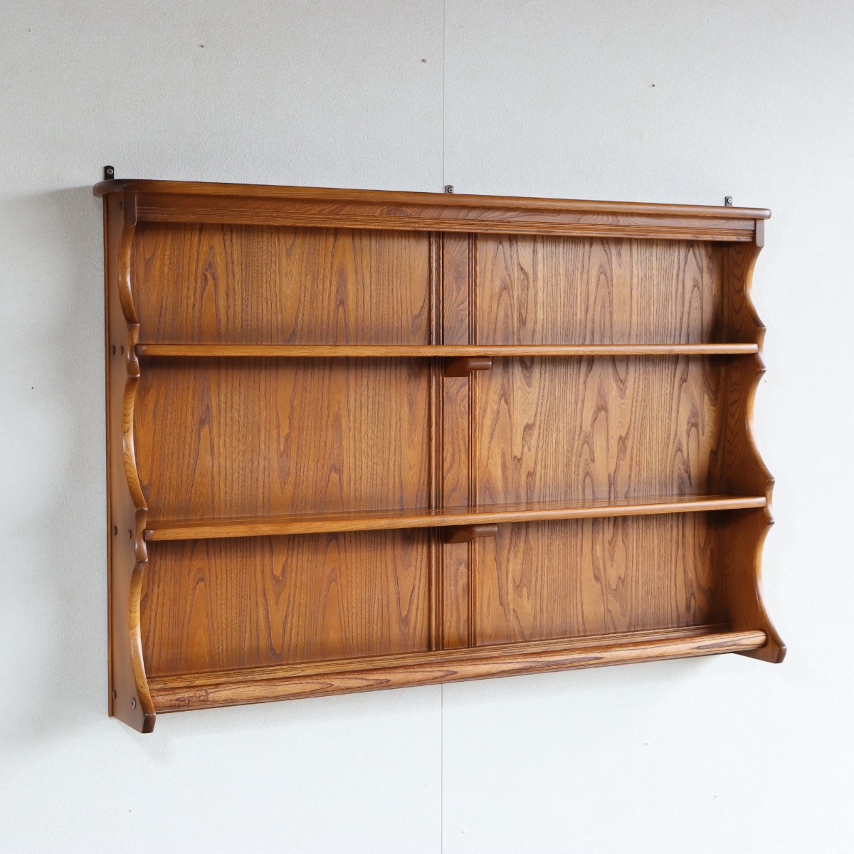 アーコールErcolの壁掛け棚