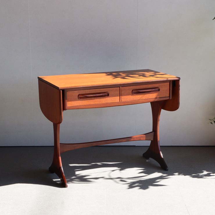 ジープランG-PLANのデスク