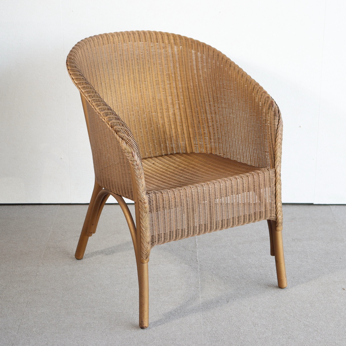 ロイドルームのアームチェア