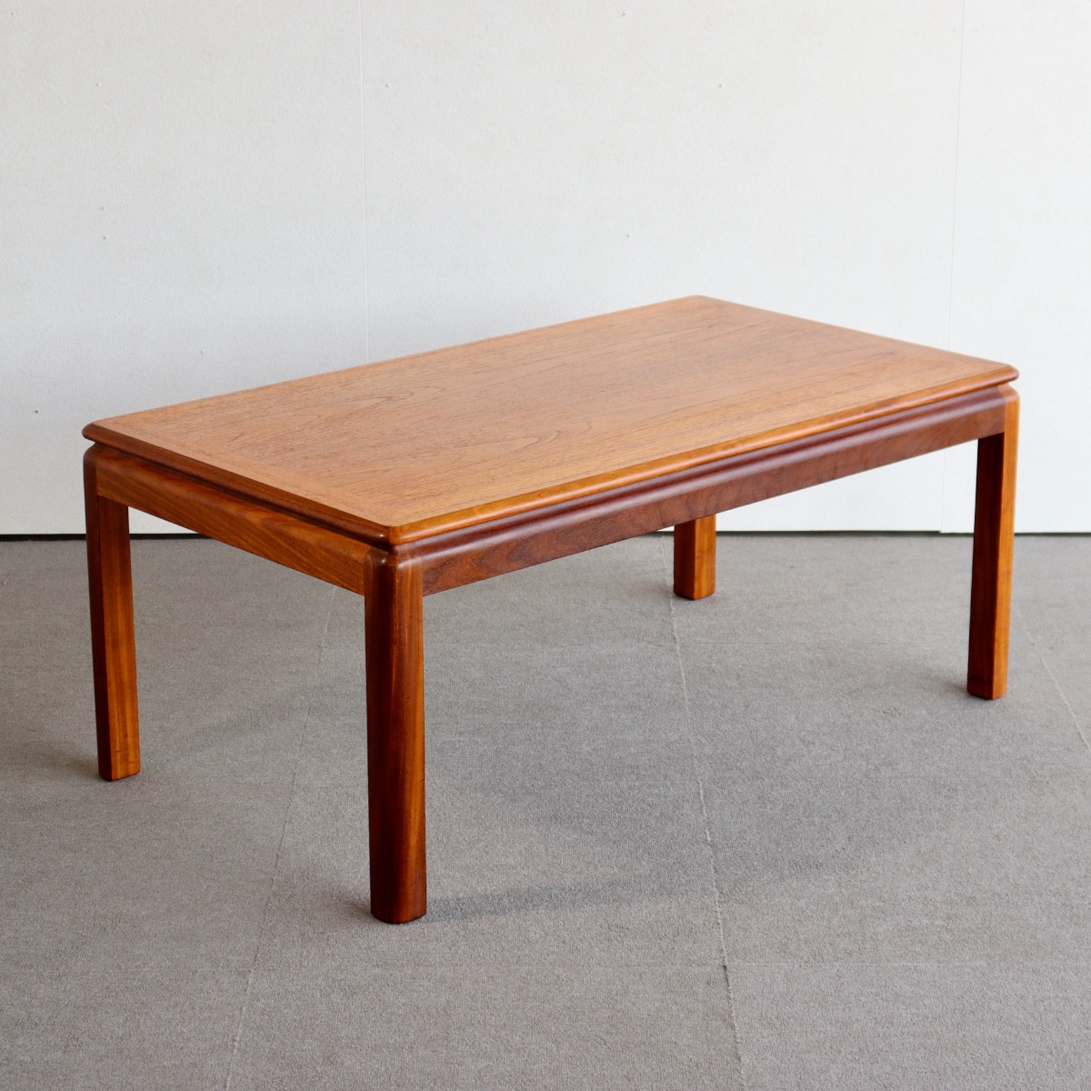 ジープランのコーヒーテーブル