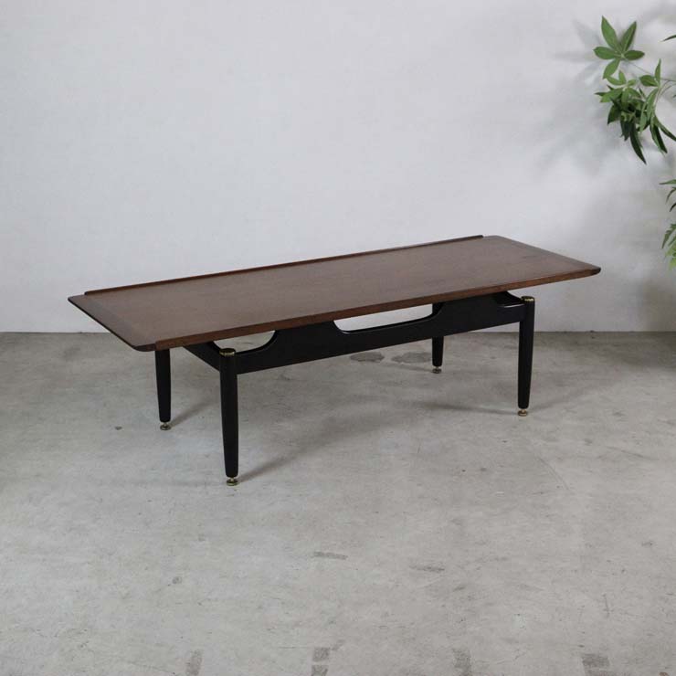 脚が黒く天板は長方形でチーク材のコーヒーテーブル、23183