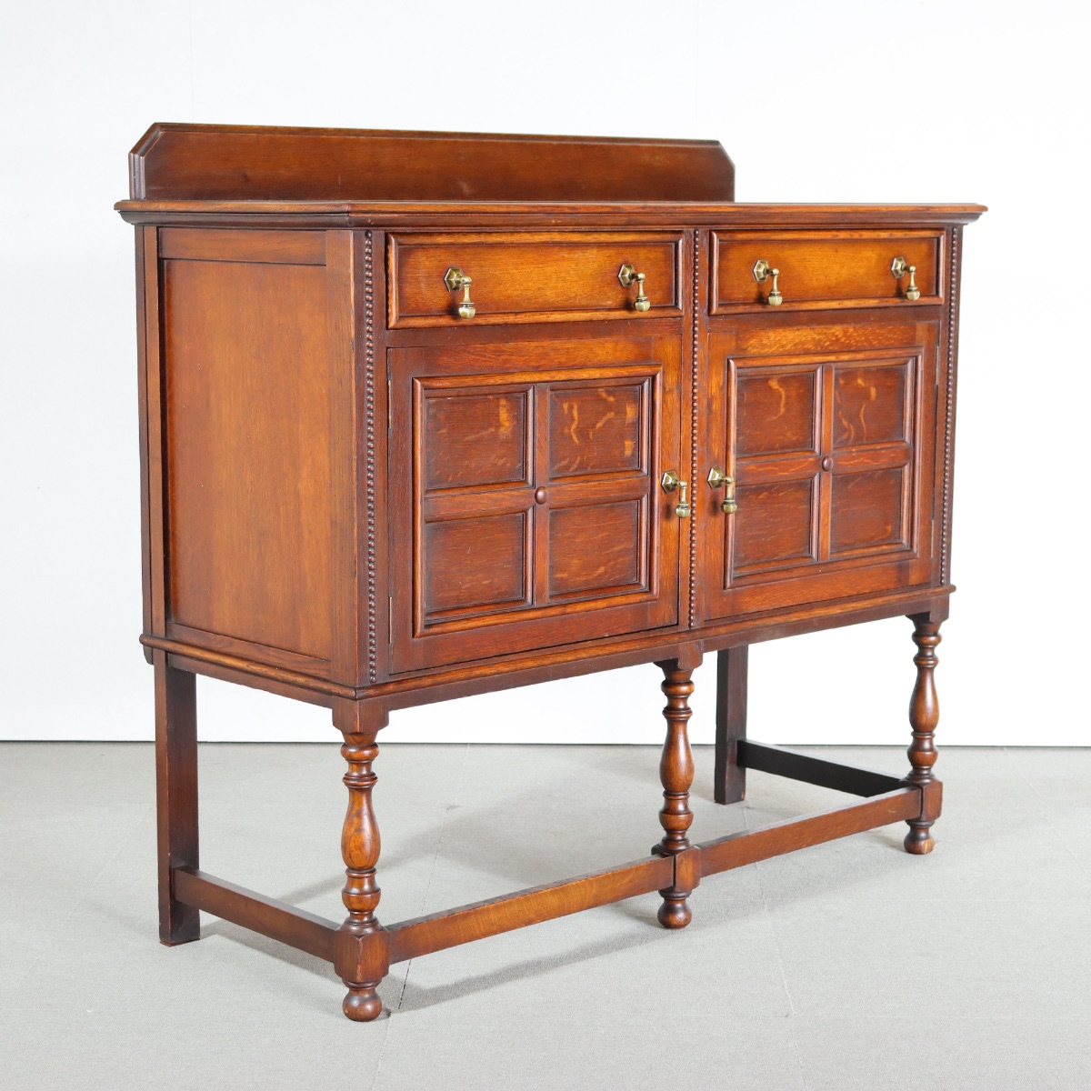 1930年代オーク材サイドボード | 英国アンティーク家具 |