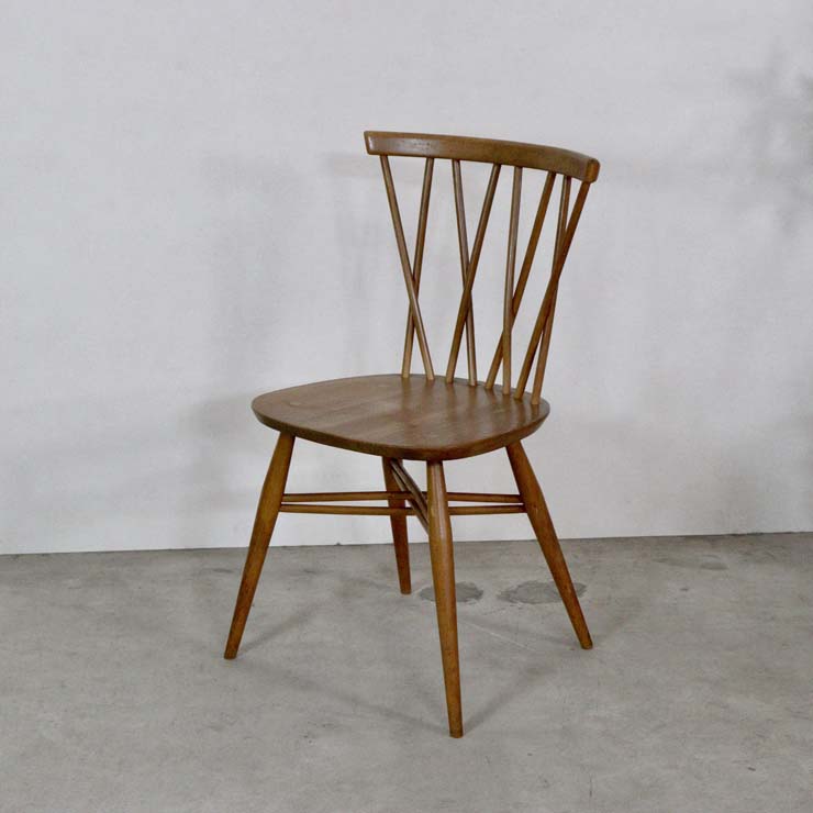 明るいブラウンの木製チェア、122040c