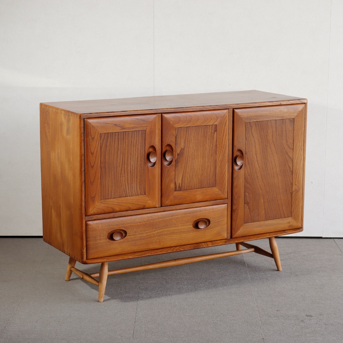 アーコールErcolのサイドボード