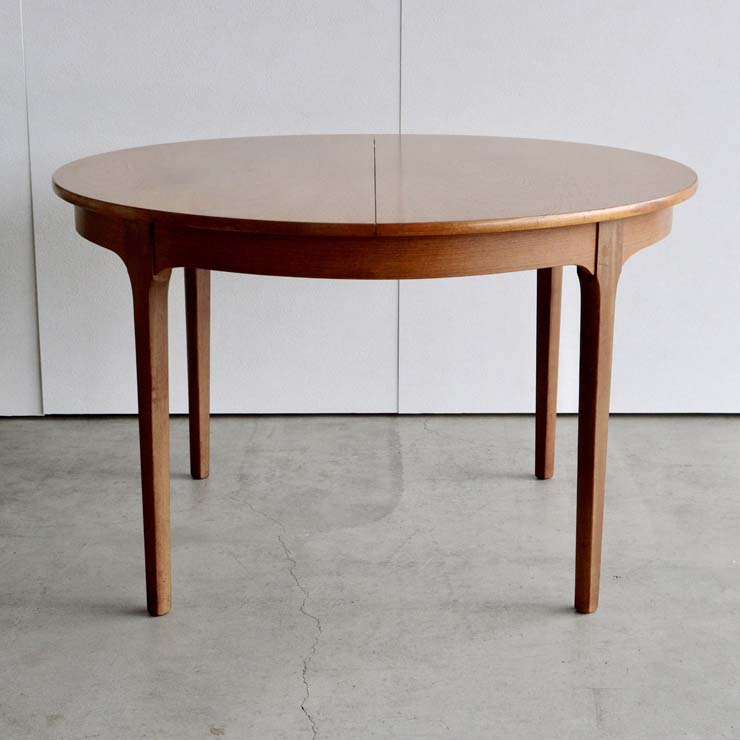 天板が円形の木製ヴィンテージダイニングテーブル、真ん中が拡張する、23055