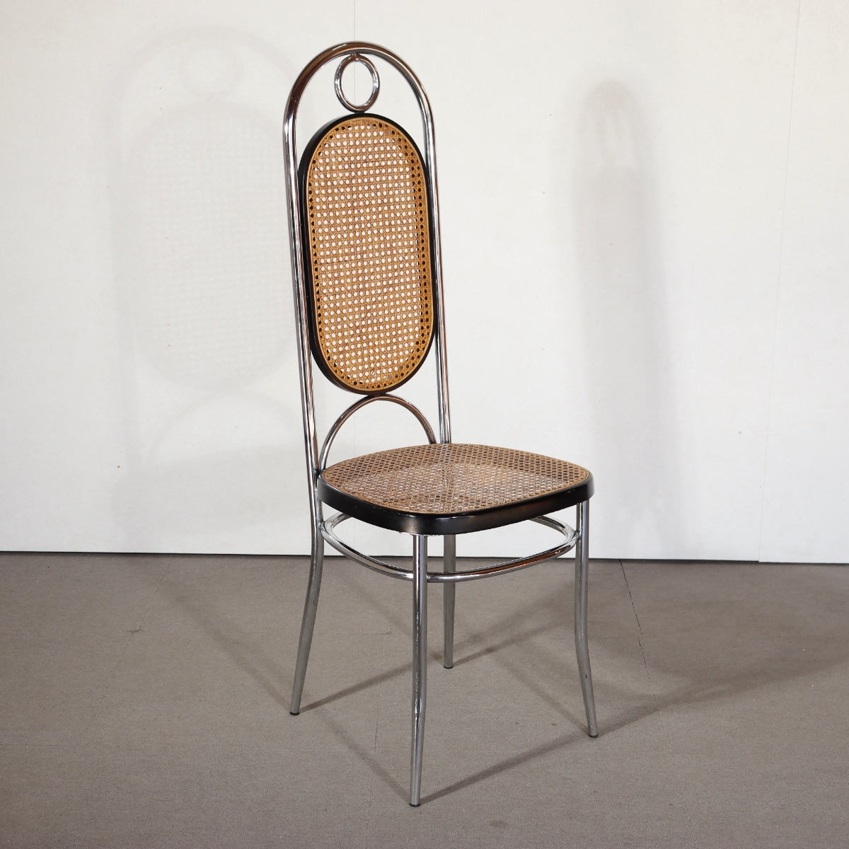 トーネットのクロムチェア